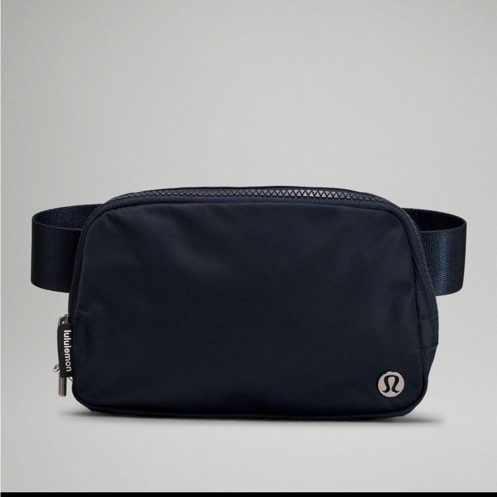 Lululemon Everywhere Belt Bag 1L