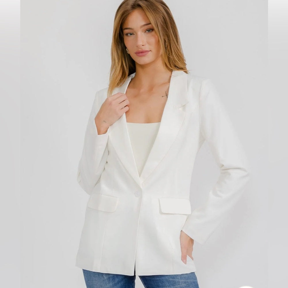 121. Elegant White Women's Blazer