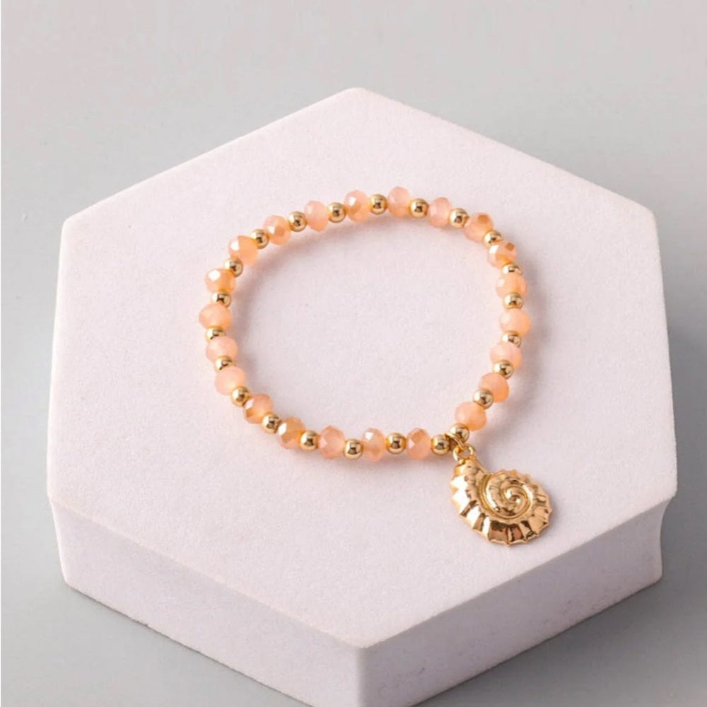 332. Elegant Beaded Bracelet with Gold Shell Accent