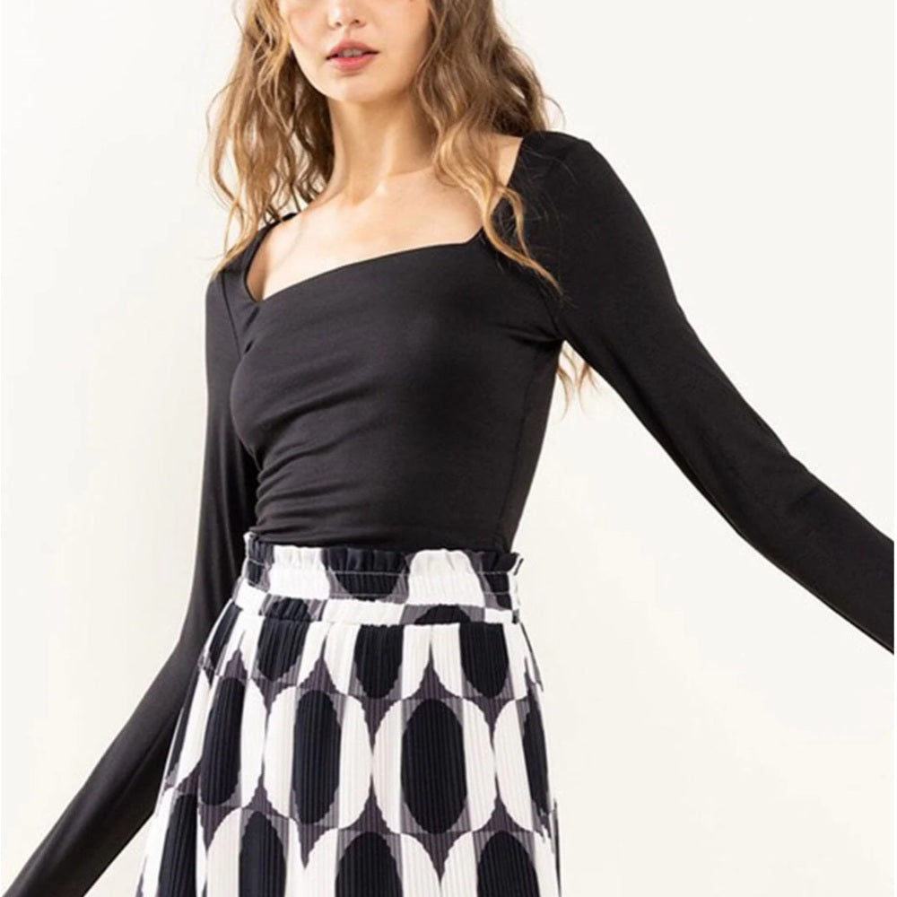 455. Black Long Sleeve Square Neck Bodysuit