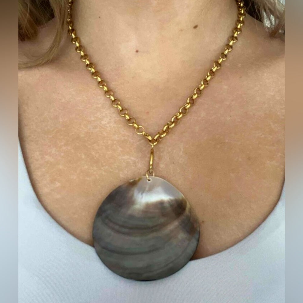 468. Abalone Shell Pendant Necklace