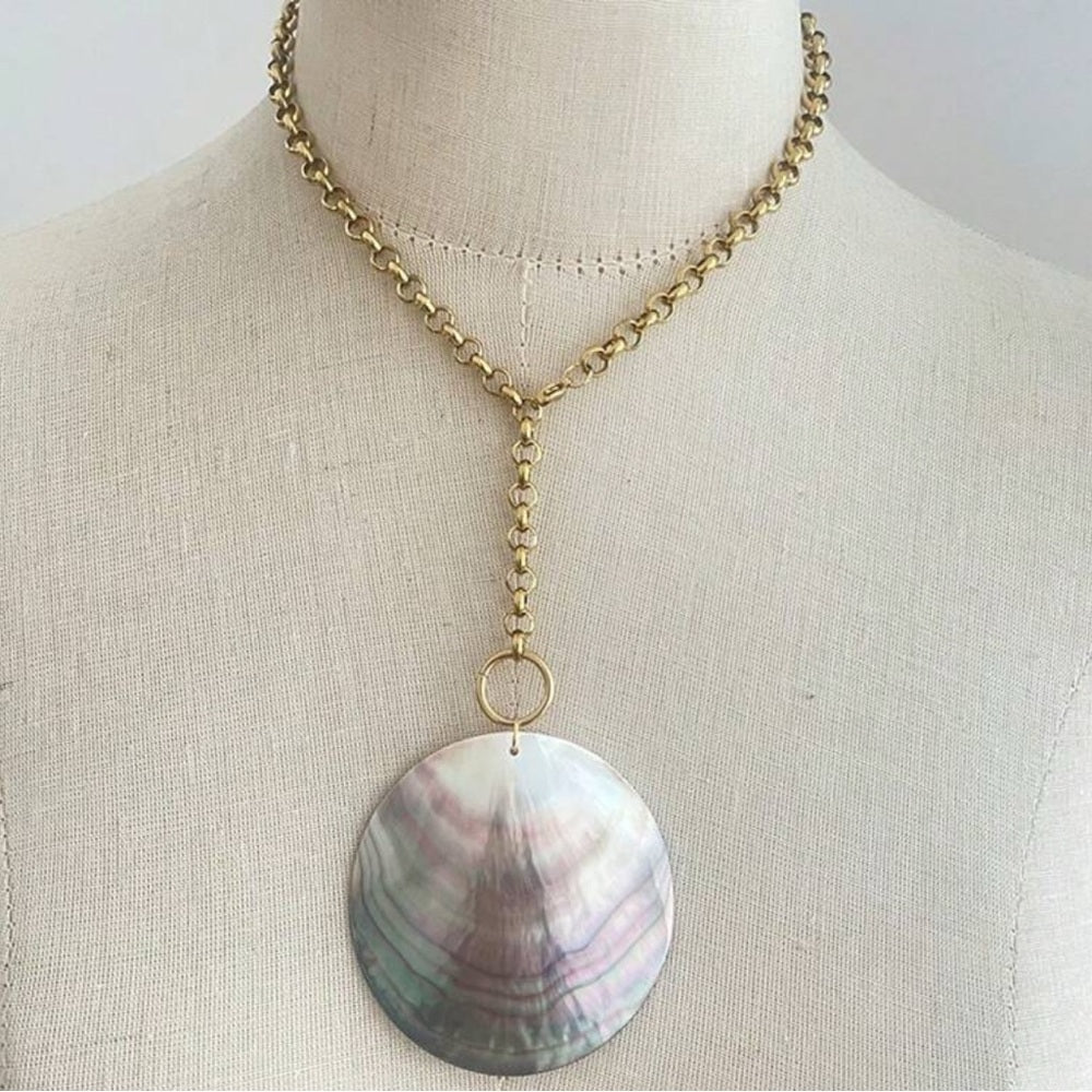 468. Abalone Shell Pendant Necklace
