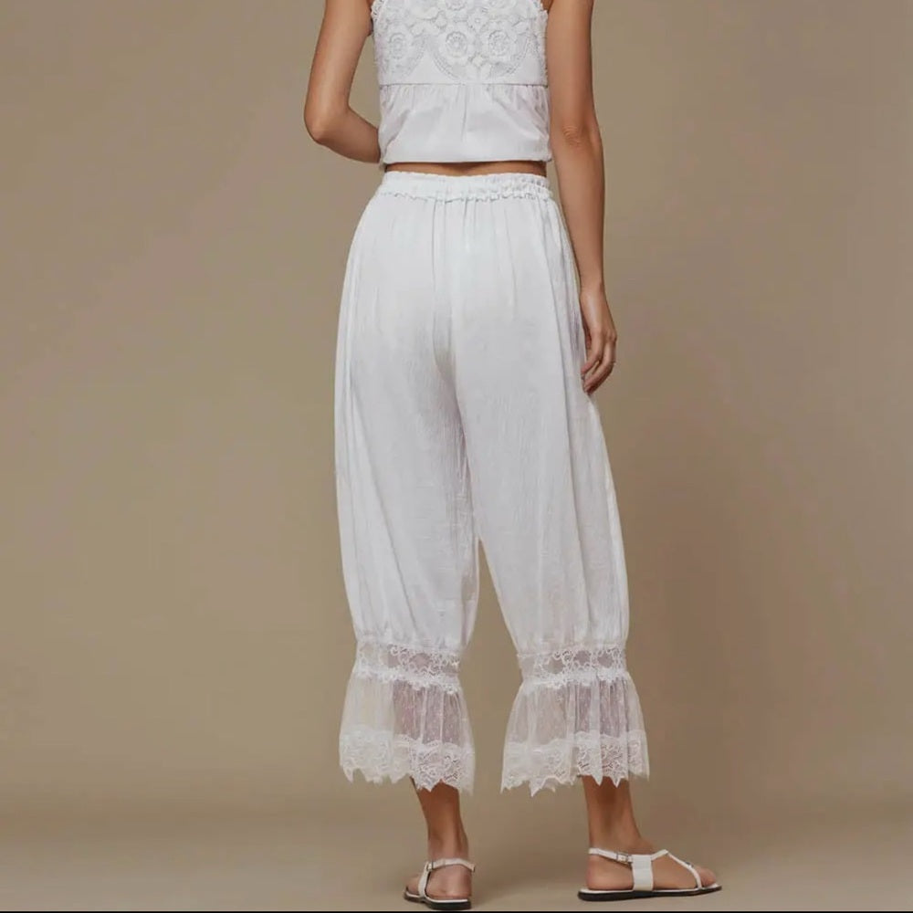 529. White Lace Trimmed Bloomer Bubble Pants