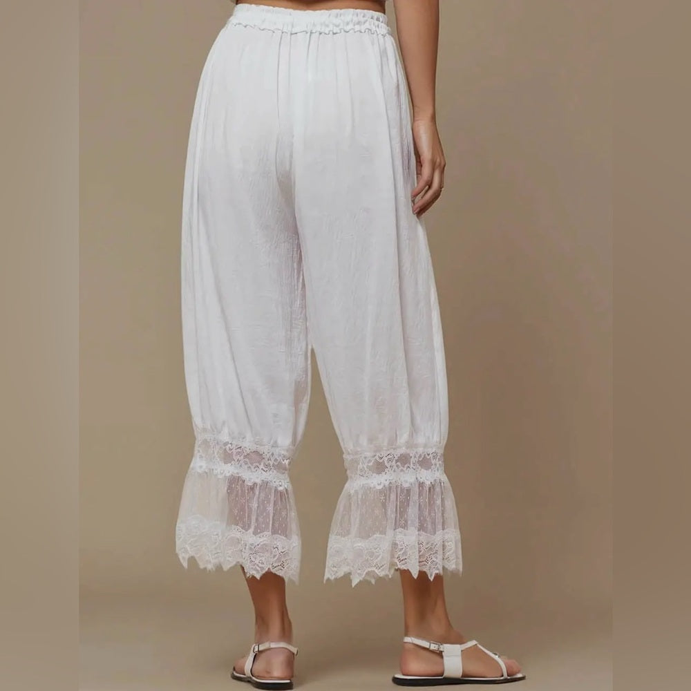 529. White Lace Trimmed Bloomer Bubble Pants
