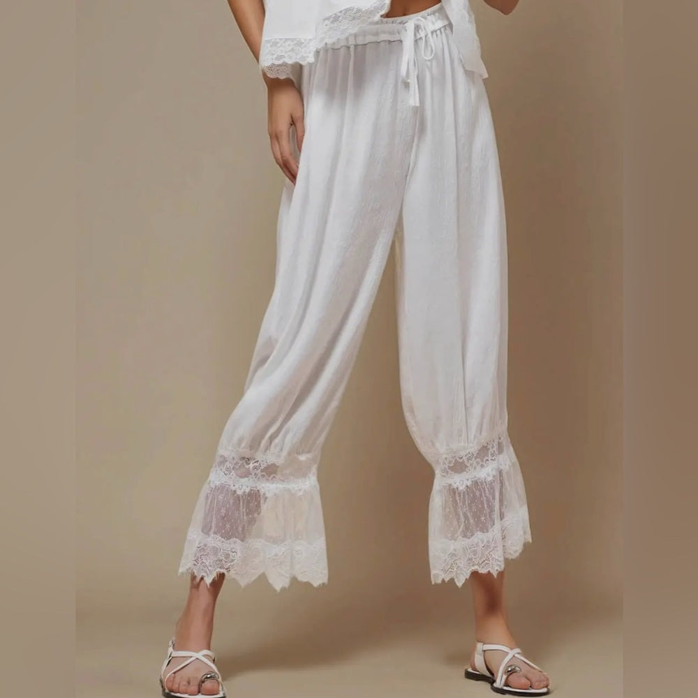 529. White Lace Trimmed Bloomer Bubble Pants