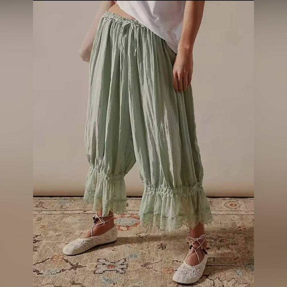 532. Mint Green Lace Trim Bloomer Balloon Pants
