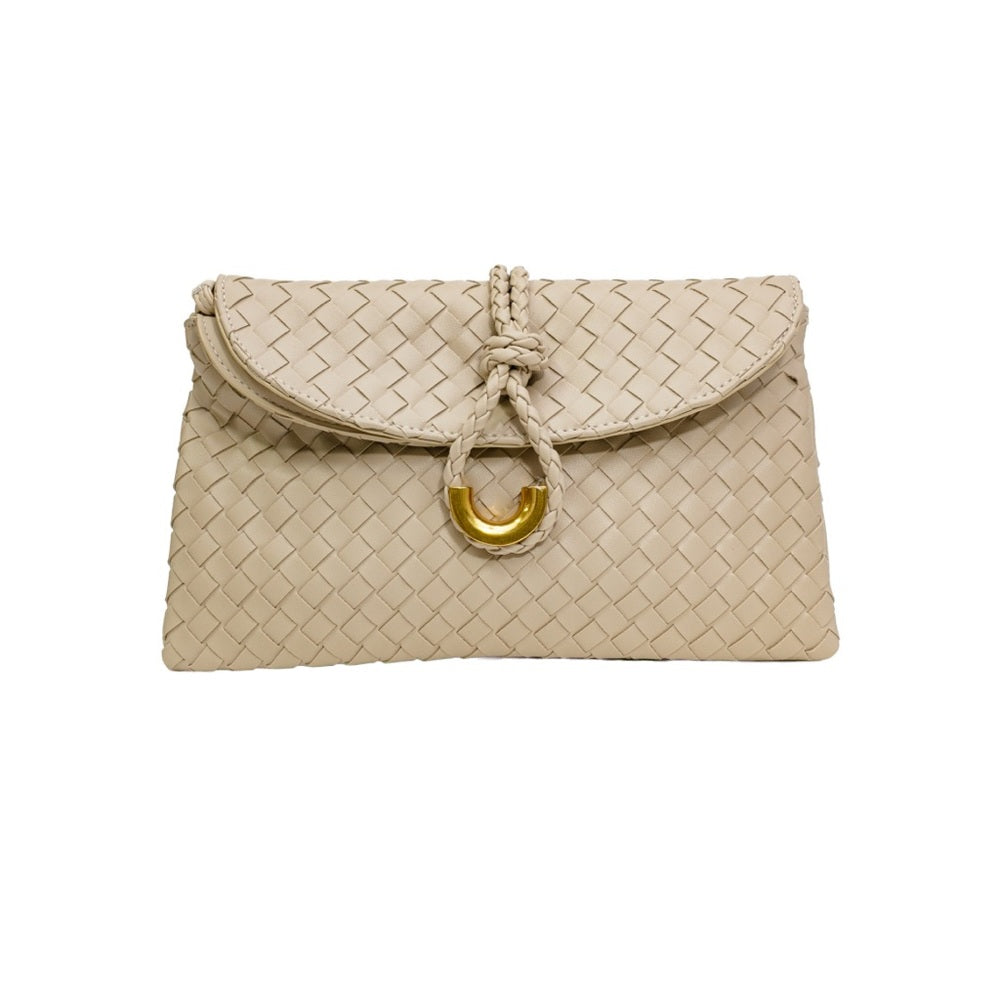 558. Elegant Cream Woven Clutch