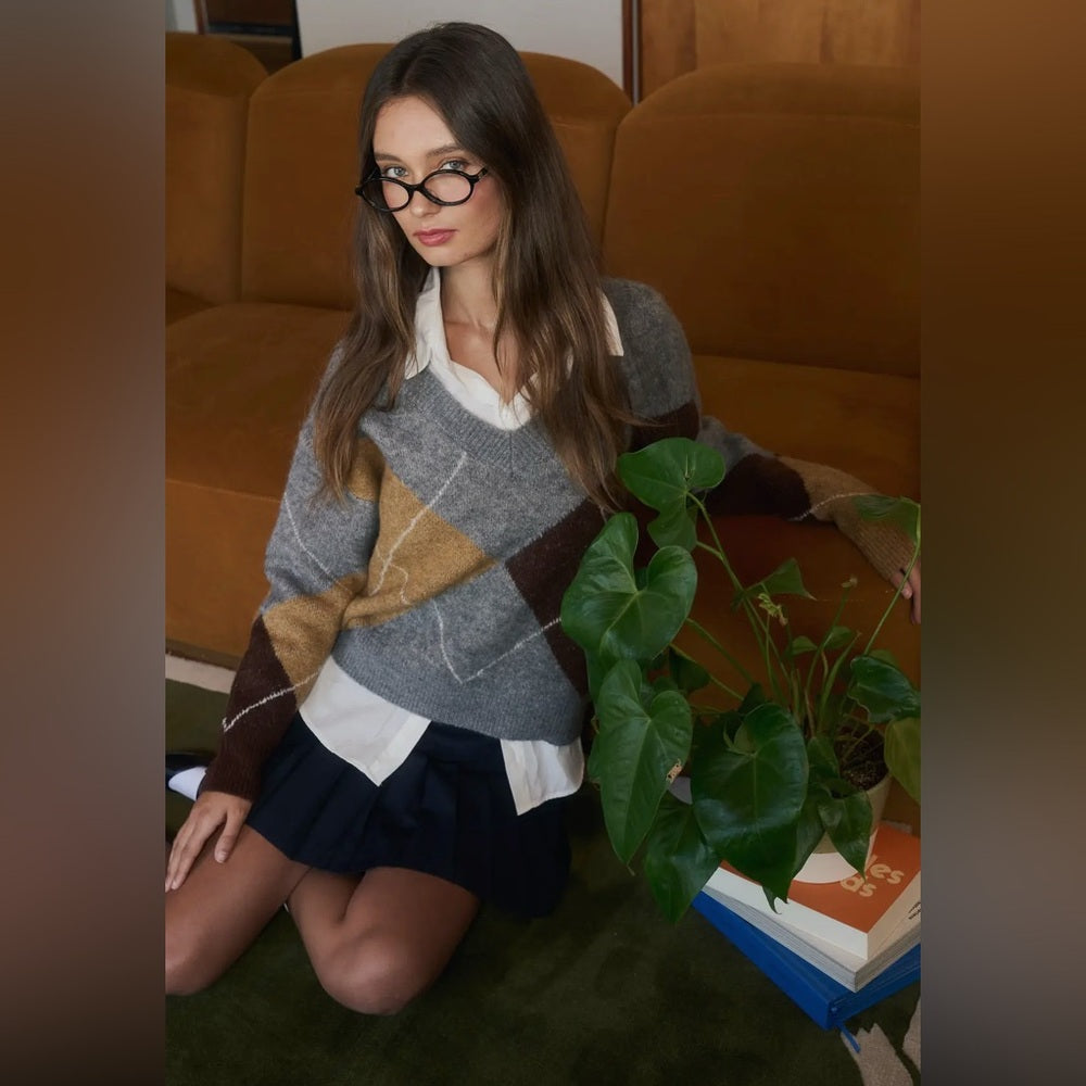 565. Colorblock Argyle Gray and Brown Sweater