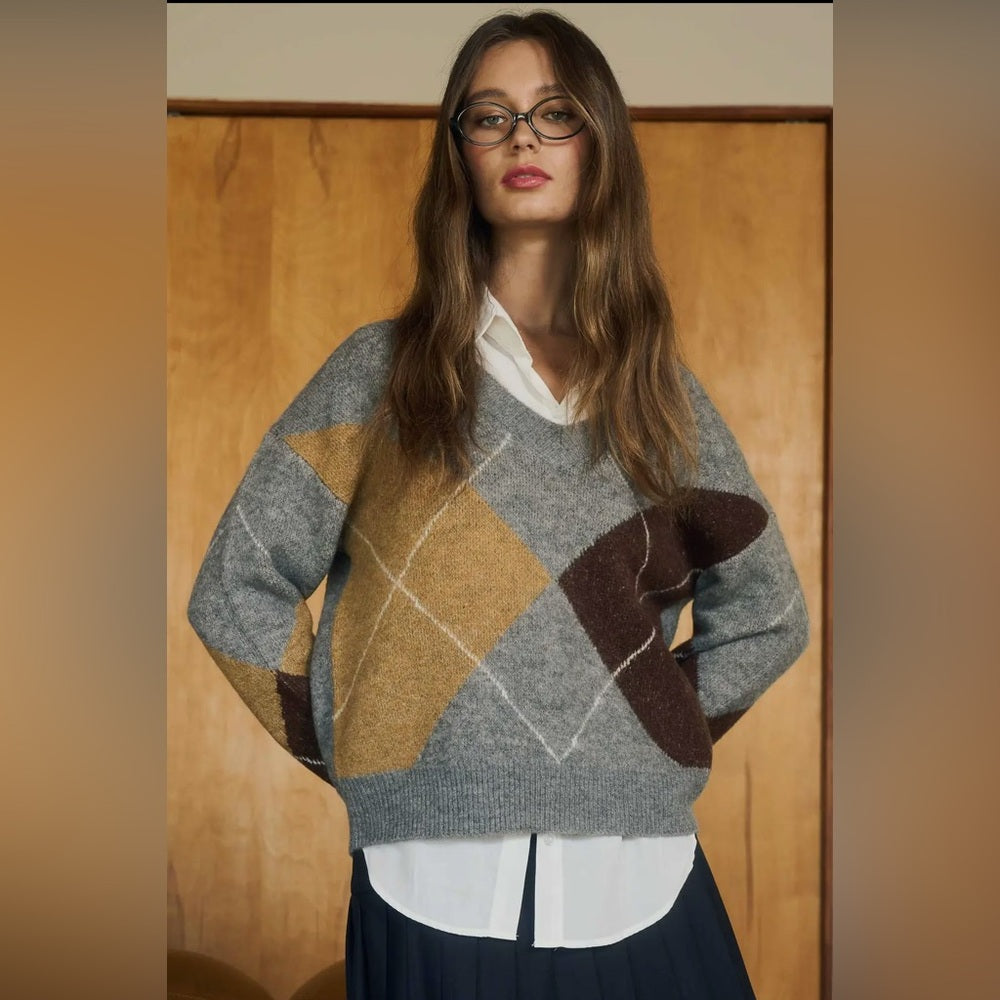 565. Colorblock Argyle Gray and Brown Sweater