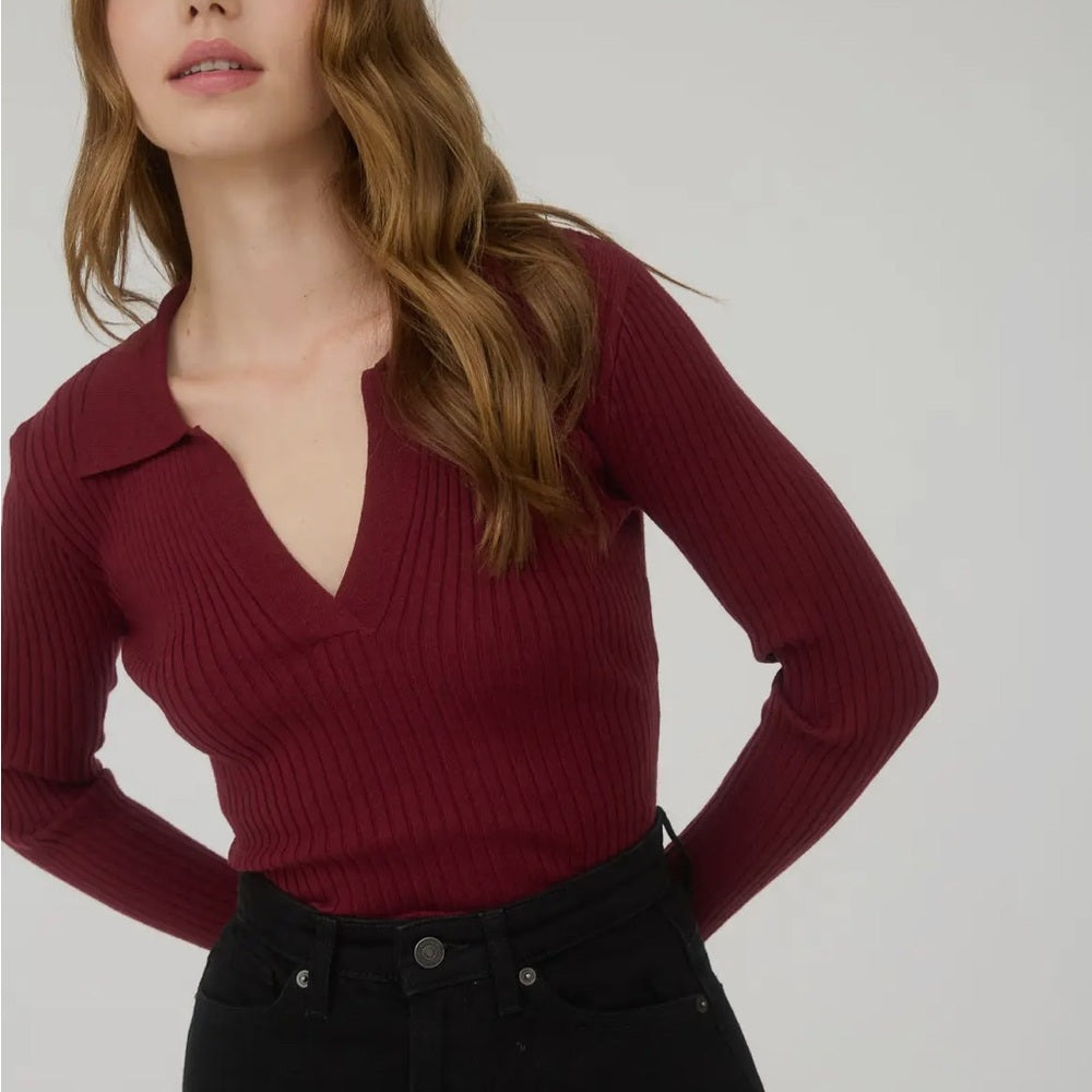 567. Embroidered Horse Burgundy Ribbed V-Neck Sweater