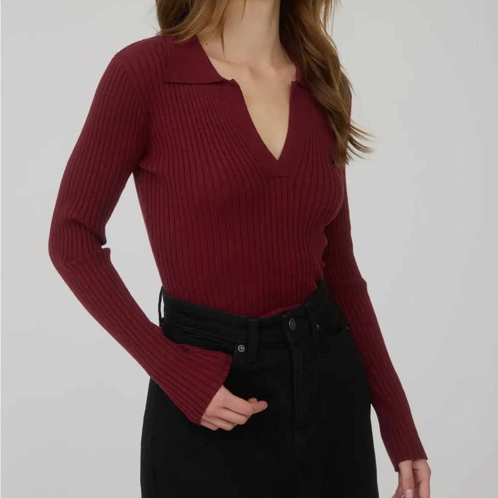 567. Embroidered Horse Burgundy Ribbed V-Neck Sweater