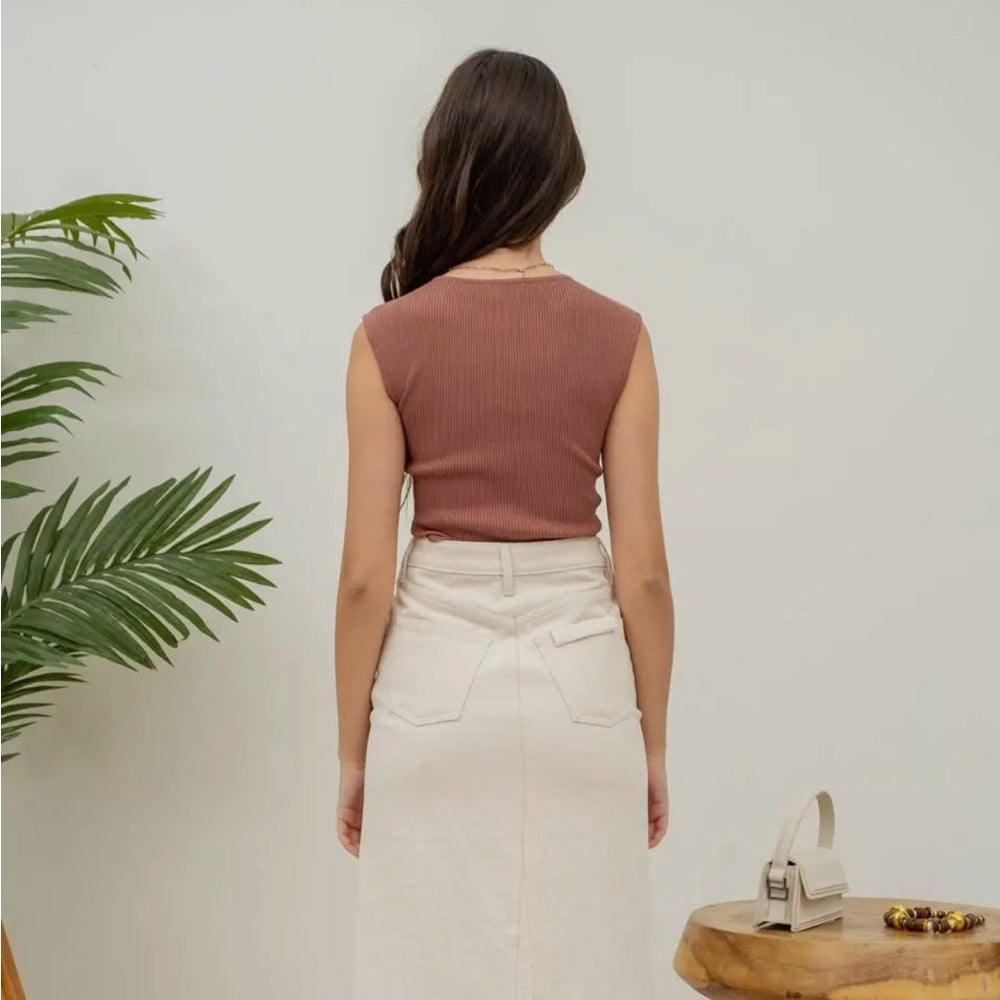 571. Ribbed Mauve Sleeveless Top