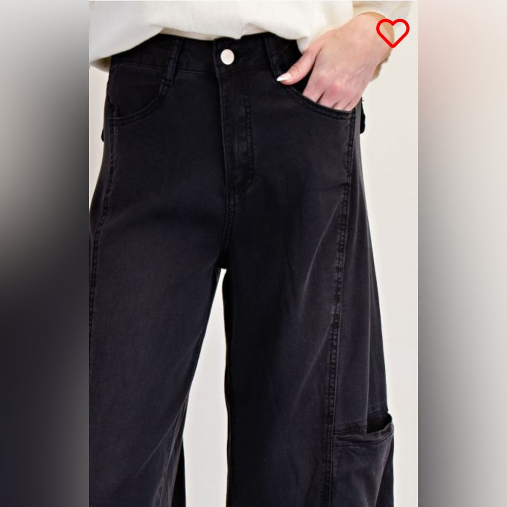 587. Easel Black Wide-Leg Cargo Pants