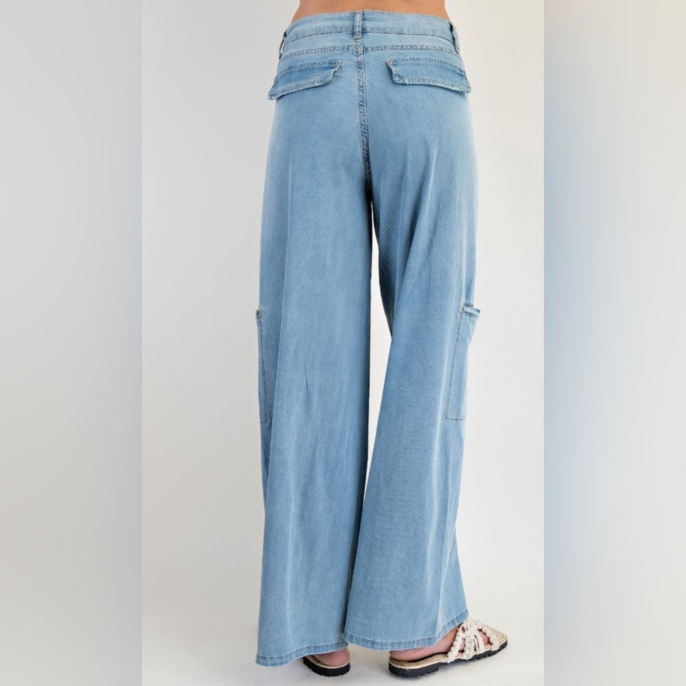 587. Easel Black Wide-Leg Cargo Pants