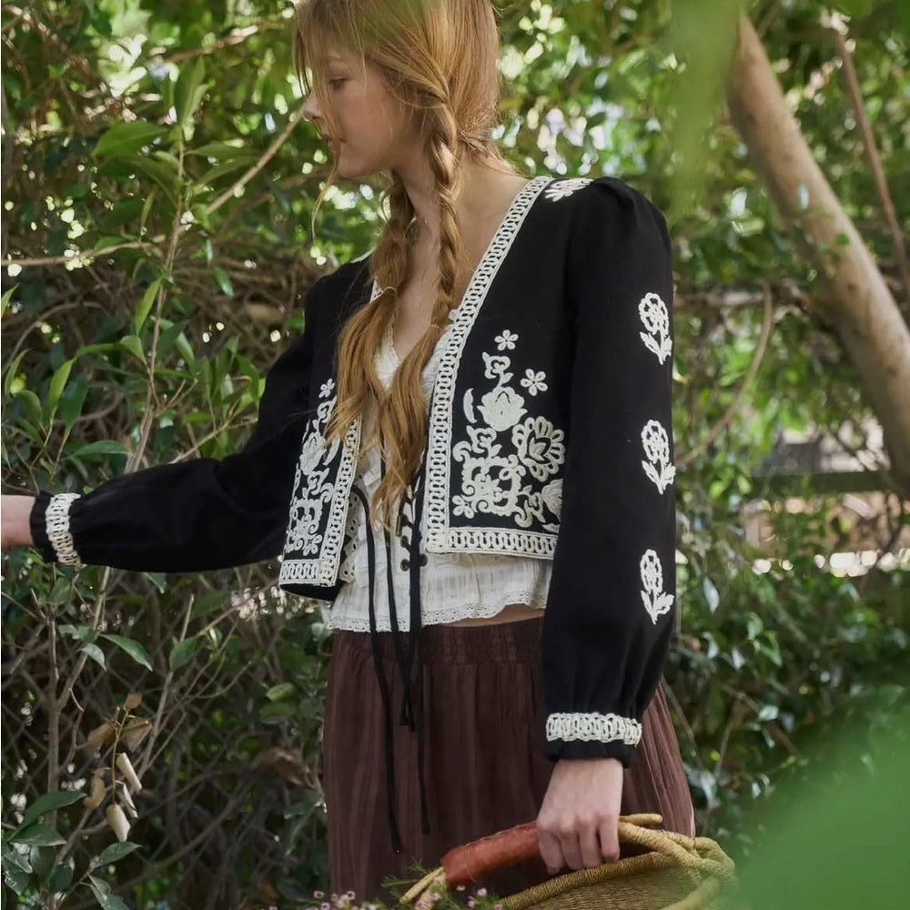 507. Vintage-Inspired Black & White Embroidered Bohemian Jacket