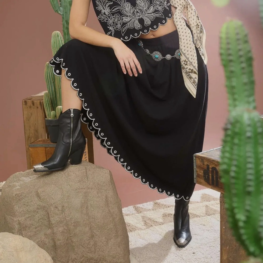 508. Vintage Western-Style Black Maxi Skirt With White Embroidered Hem