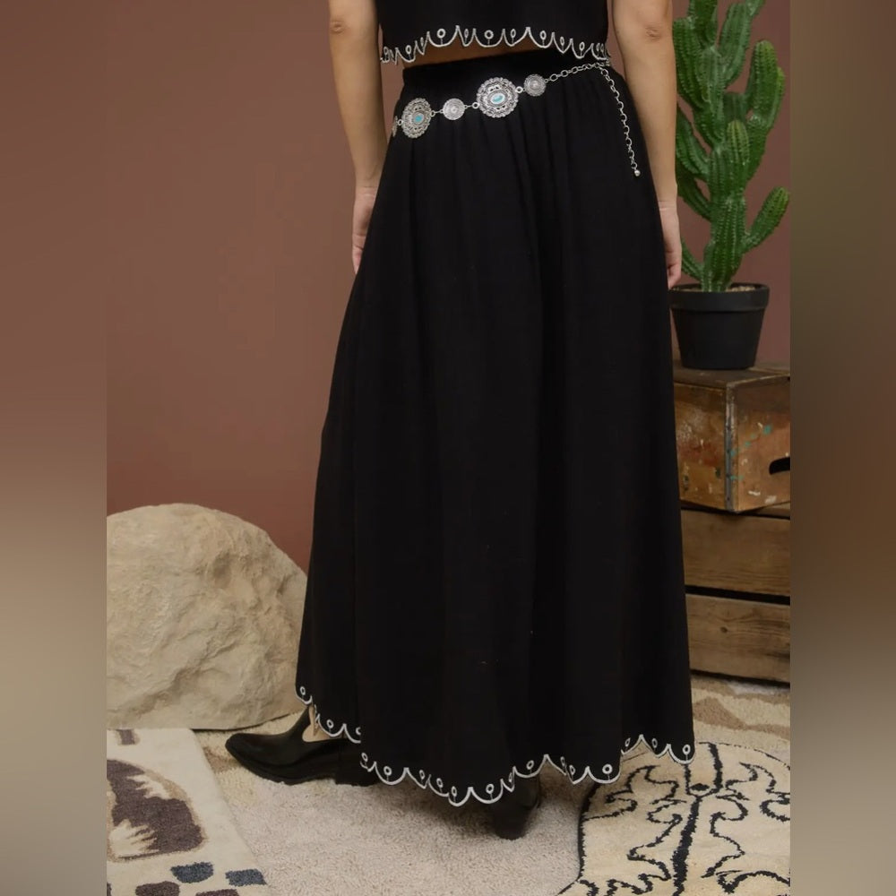 508. Vintage Western-Style Black Maxi Skirt With White Embroidered Hem