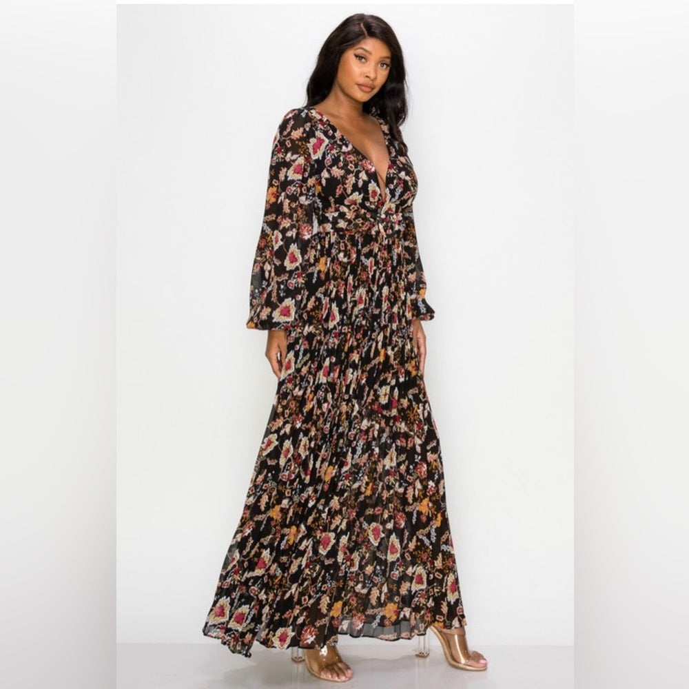 619. Floral Maxi Dress with Long Sleeves