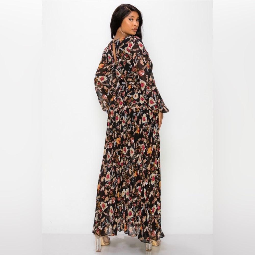 619. Floral Maxi Dress with Long Sleeves