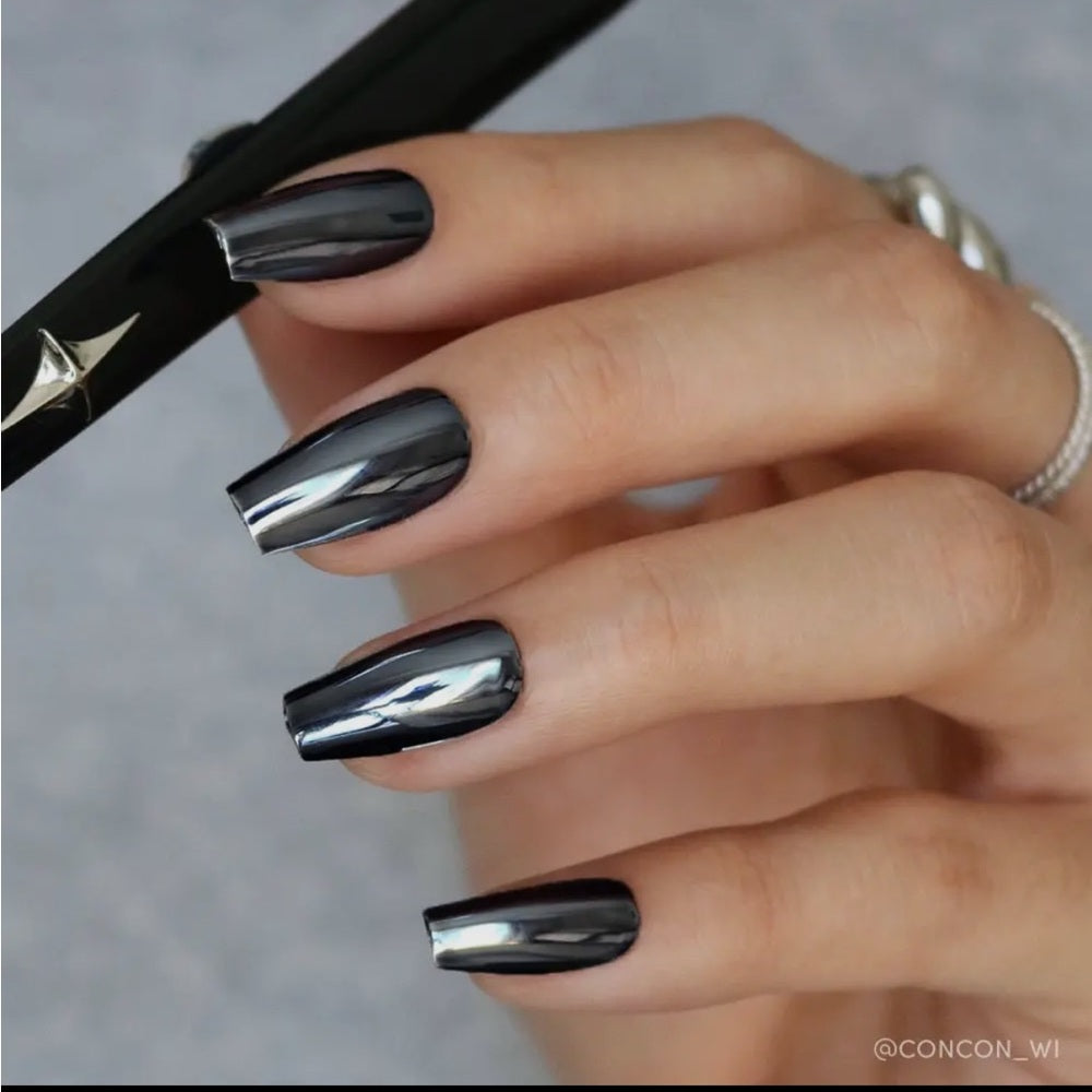 649. Glamnetic Gunmetal Glue-On Nails | Metallic Chrome Medium Nails