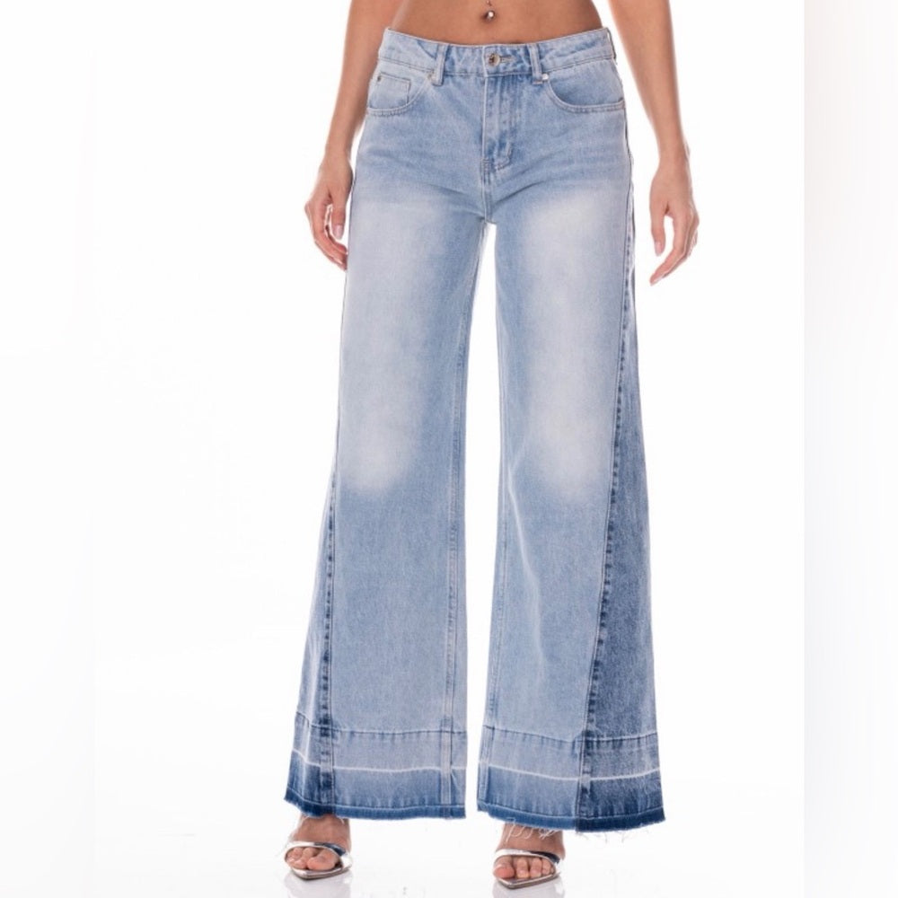 661. Wide Leg Light Wash Mixed Denim Jeans