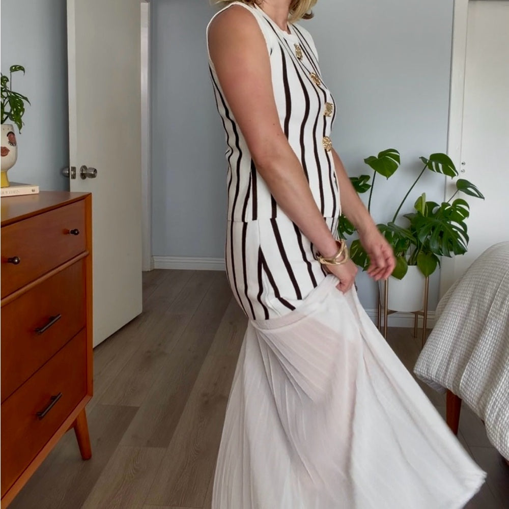 662. White and Brown Striped Sleeveless Top & Skirt Set