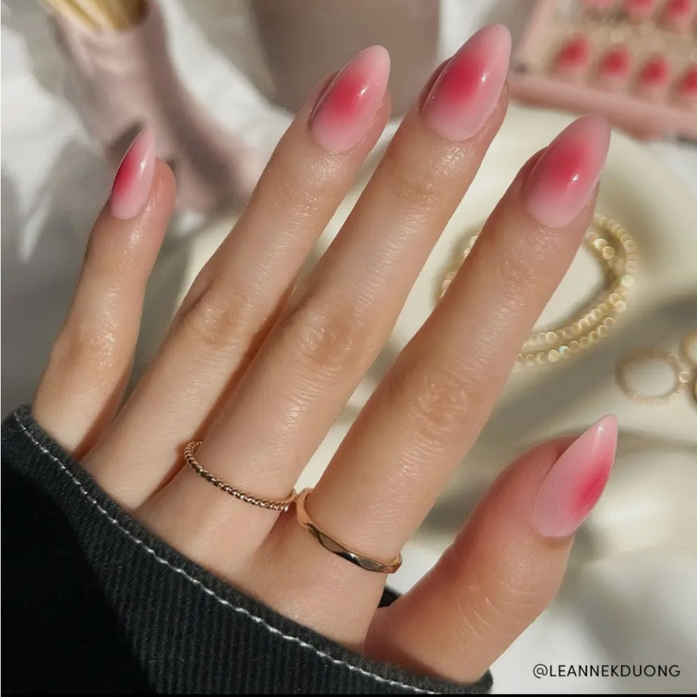 671. Glamnetic Blushing Aura Press-On Nails |
Short Almond Pink Hue