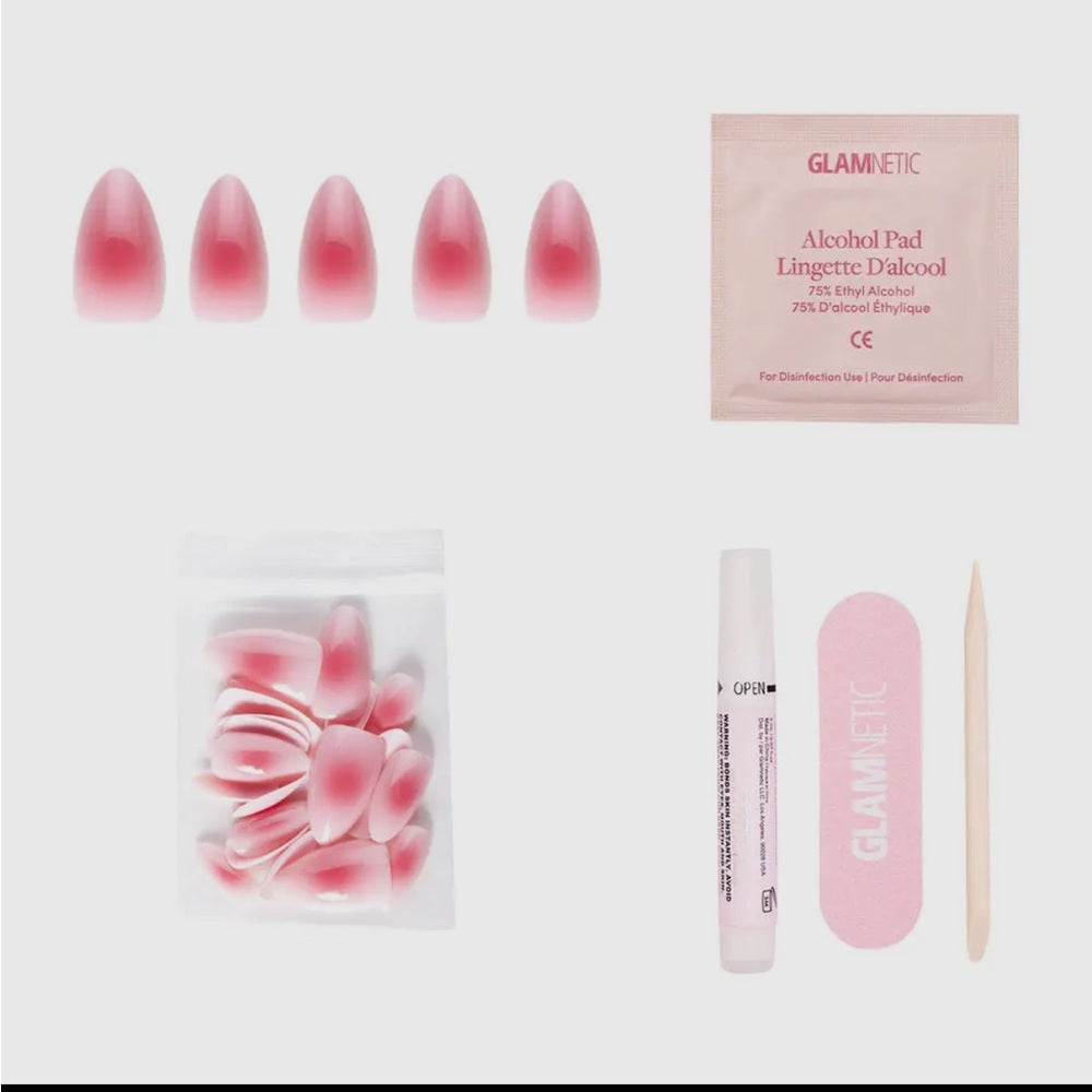 671. Glamnetic Blushing Aura Press-On Nails |
Short Almond Pink Hue