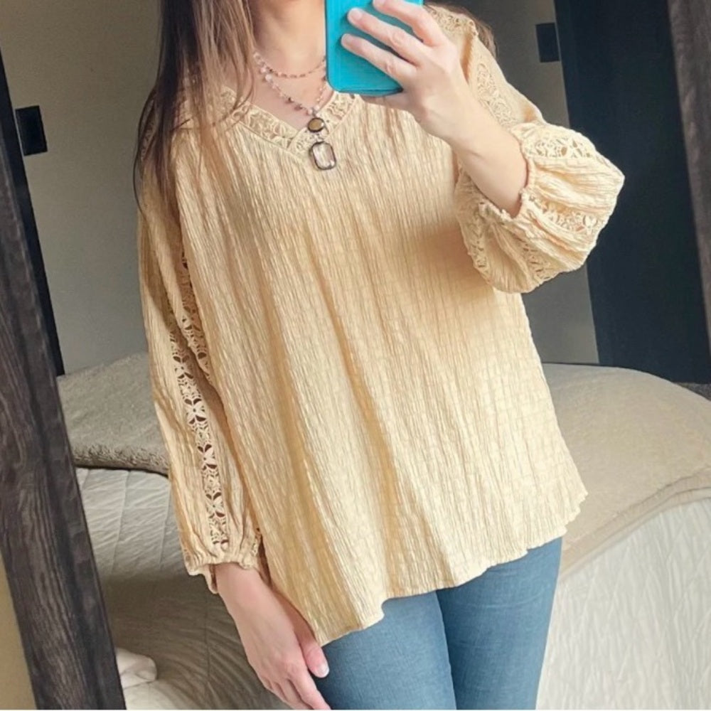 807. Easel Beige Lace-Trimmed Women's Top