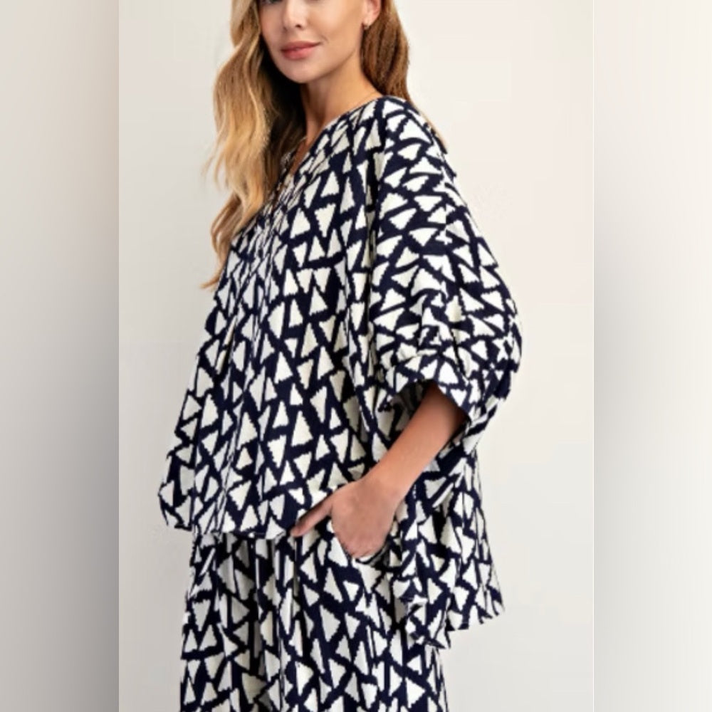 826. Easel Navy and White Geometric Patterned Top and Pants Set