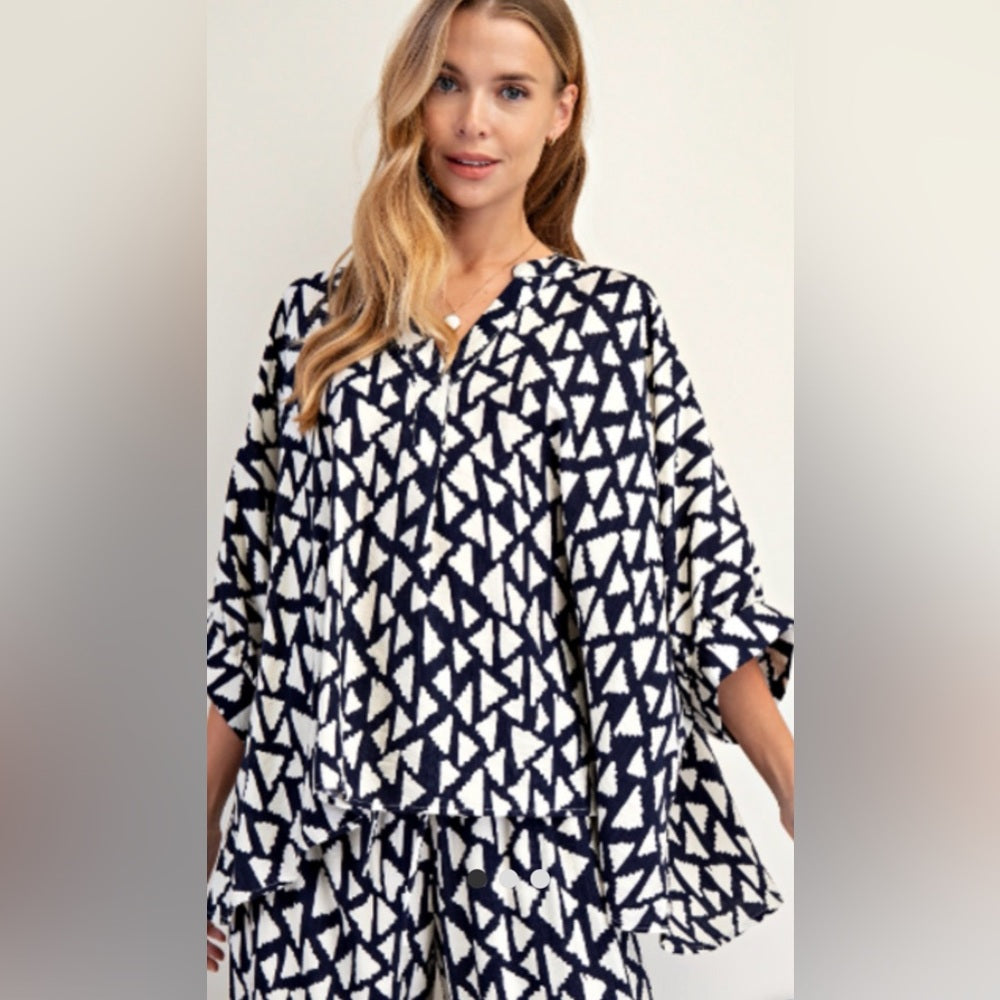 826. Easel Navy and White Geometric Patterned Top and Pants Set