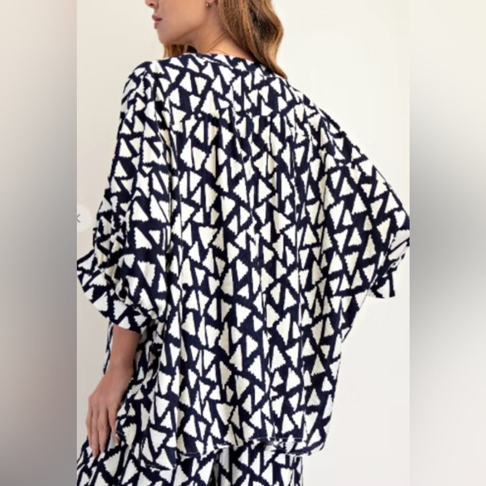 826. Easel Navy and White Geometric Patterned Top and Pants Set