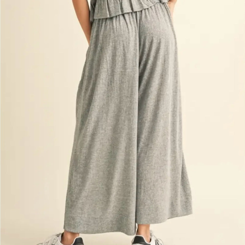 833. Easel Gray Wide-Leg Front Pocket Pants