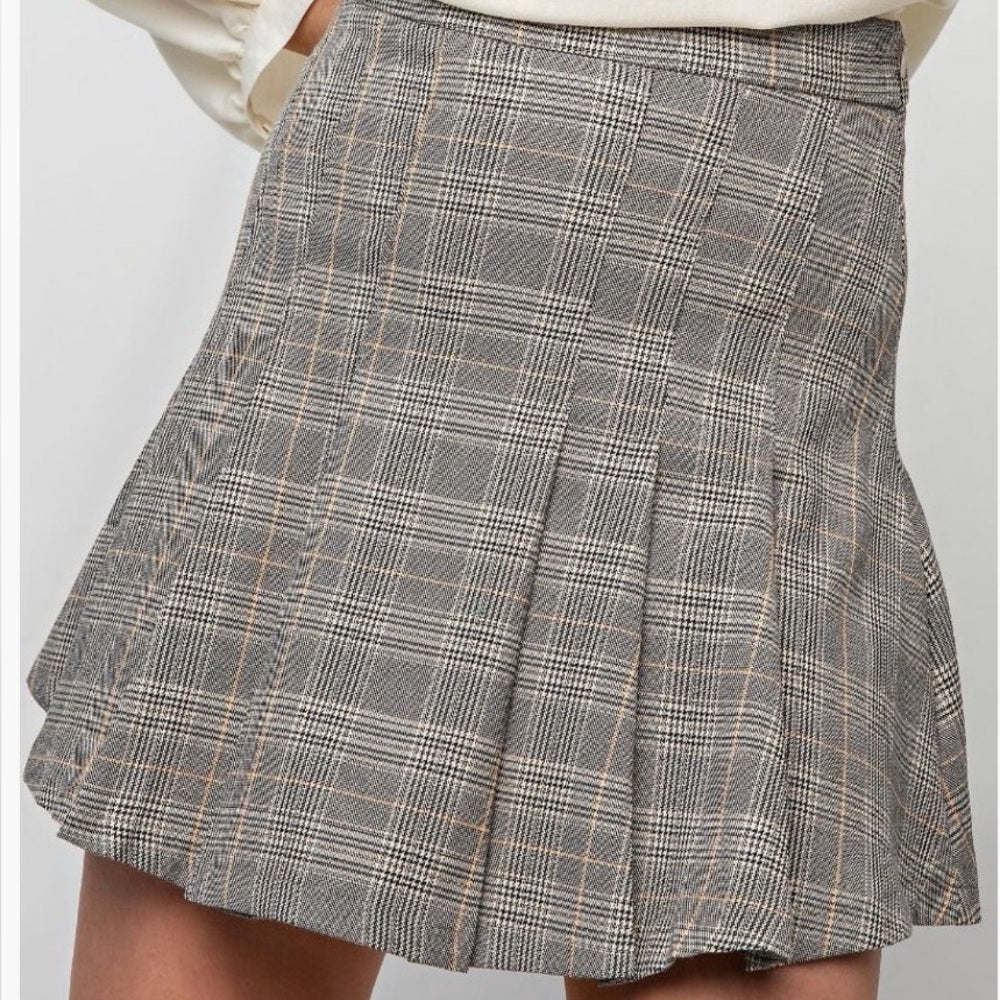 836. Easel Gray Plaid Pleated Skirt