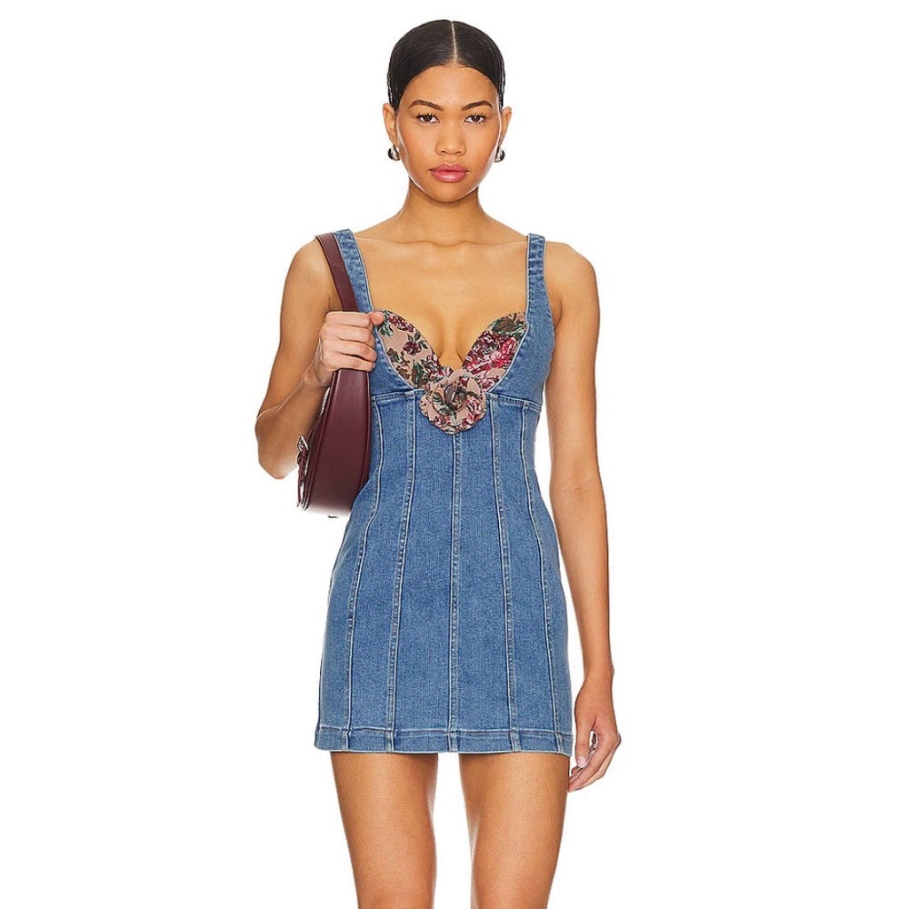 915. Revolve Luda Mini Dress in Washed Blue
MAJORELLE