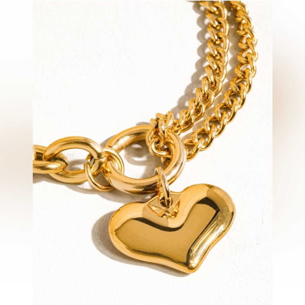 981. 18k Gold Non-tarnish Heart Chain Bracelet