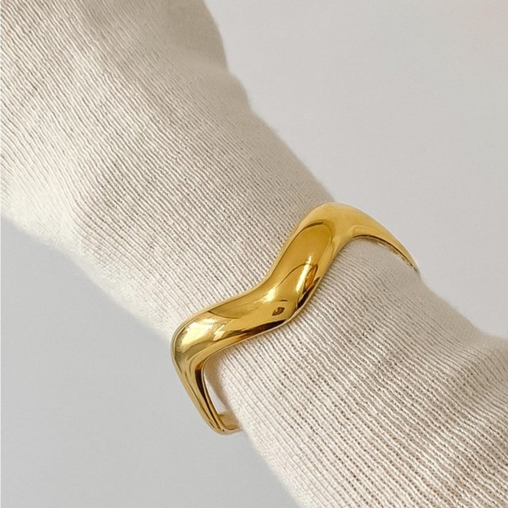 985. 18k Gold Non-tarnish Wave Cuff Bracelet