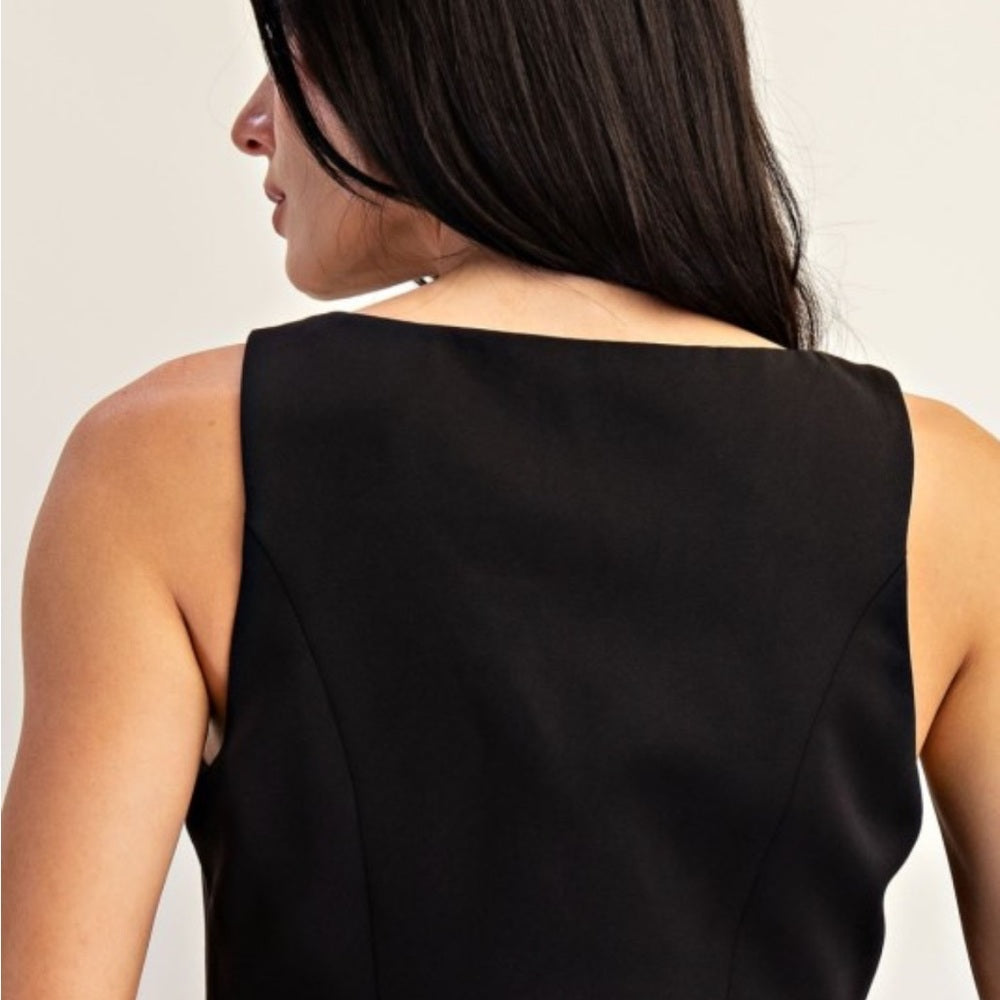 A47. Black & Cream Sleeveless Button Up Dress