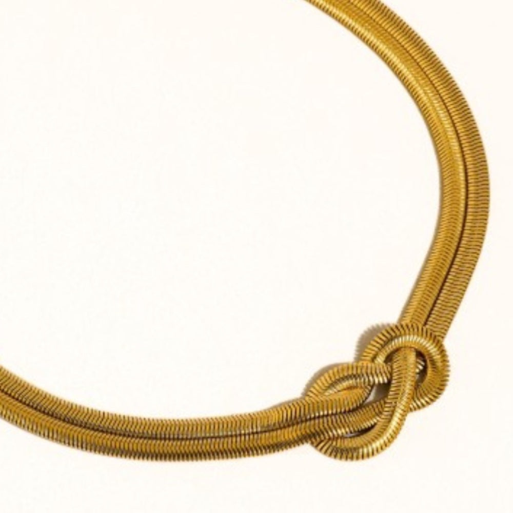 A61. 18k Gold Non-tarnish Knot Necklace