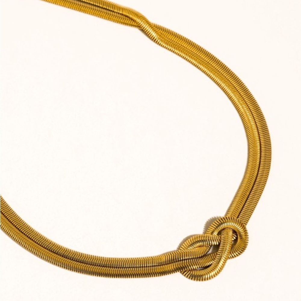 A61. 18k Gold Non-tarnish Knot Necklace