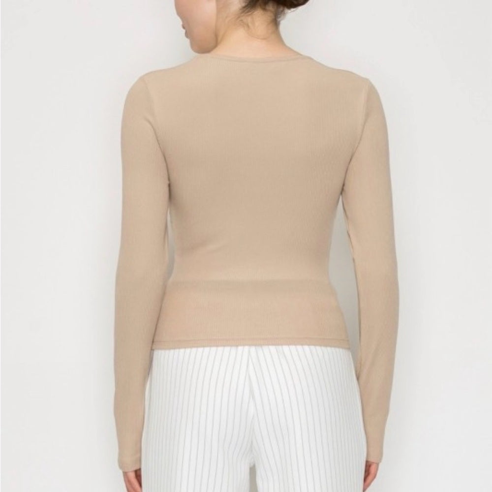 A141. Front-twist V-neck Long Sleeve Top