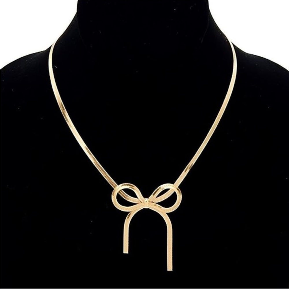 A199x Gold Bow Necklace
