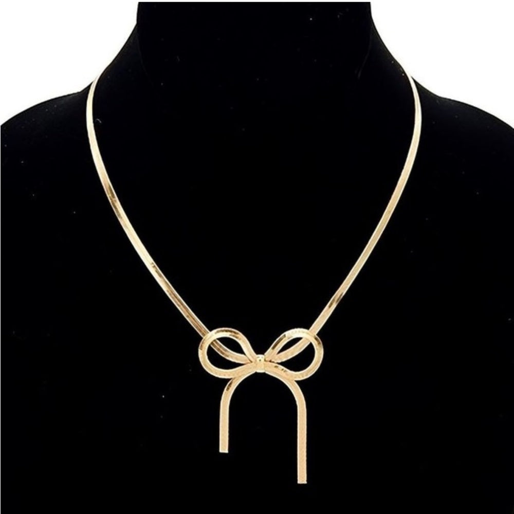 A199x Gold Bow Necklace