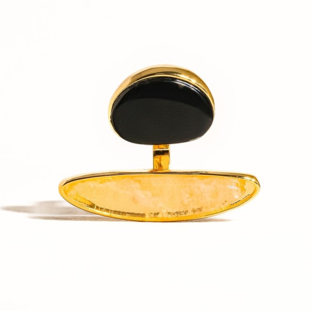 992. 18k Gold Black Agate Stone Ring