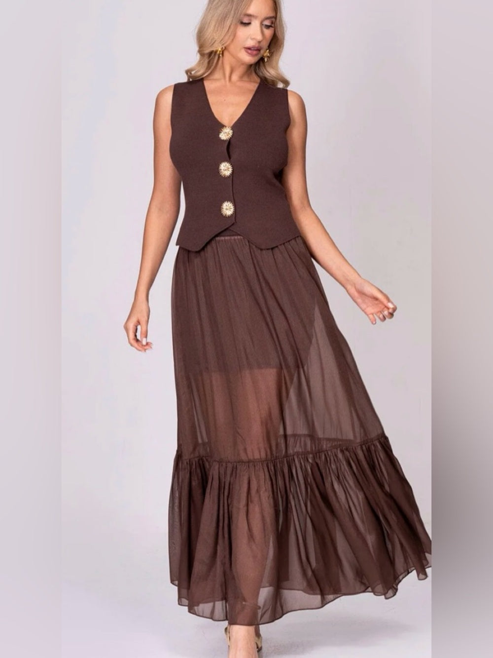 ✨A339. Brown Maxi Skirt & Sleeve Top with Decorative Buttons