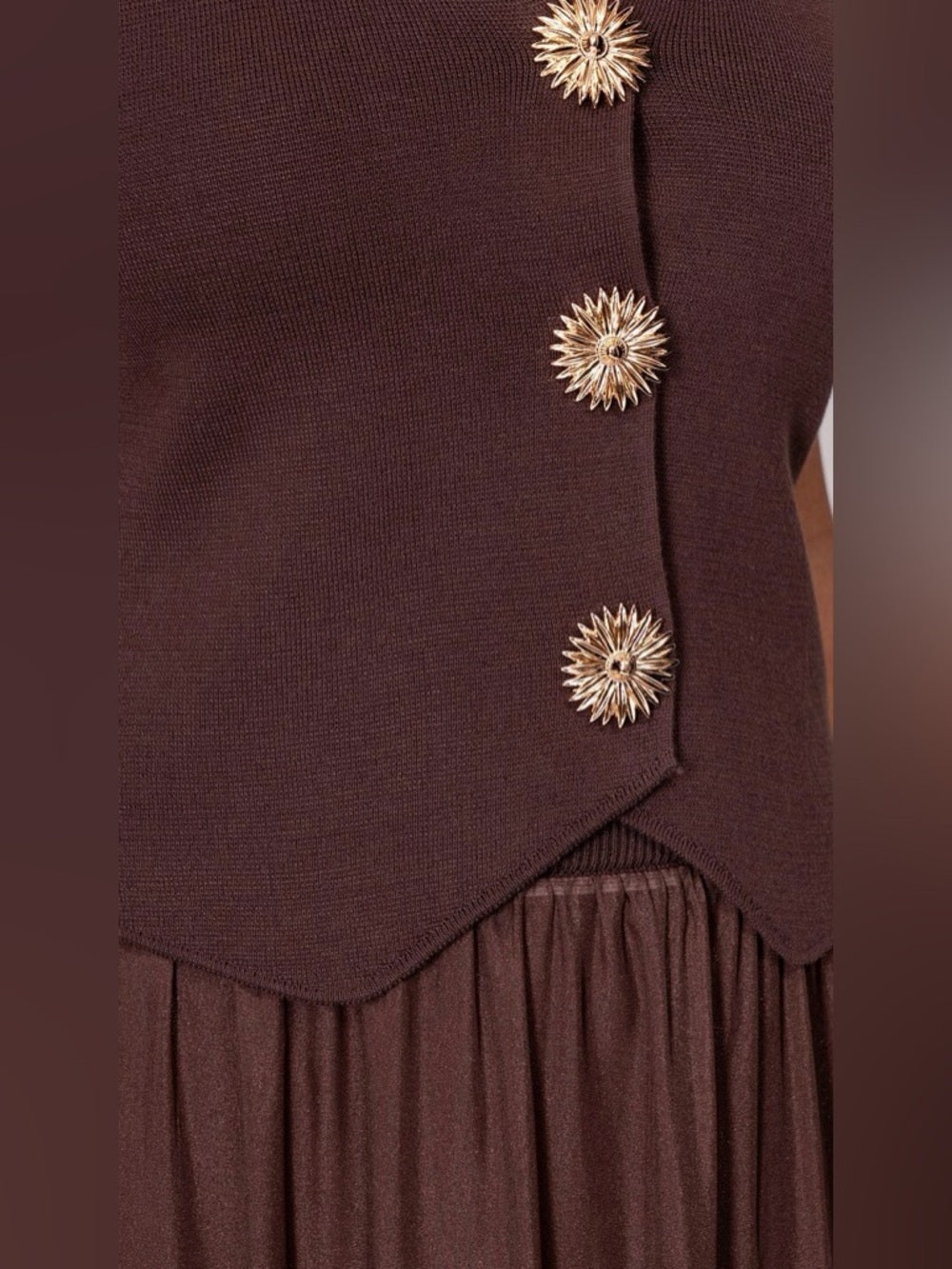 ✨A339. Brown Maxi Skirt & Sleeve Top with Decorative Buttons