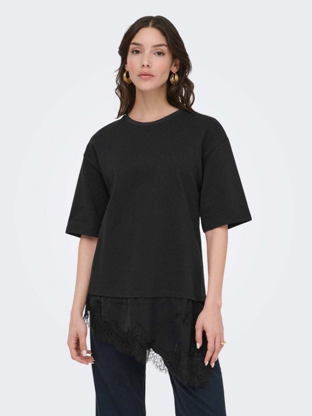 A346. Black Asymmetrical Lace-Hem Short Sleeve Oversized T-Shirt