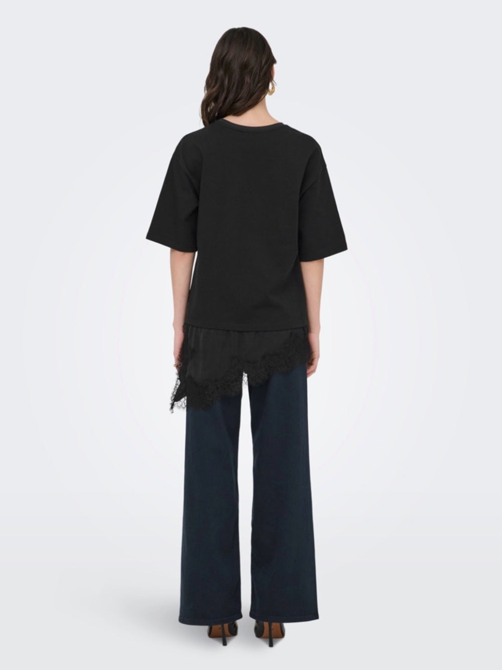 A346. Black Asymmetrical Lace-Hem Short Sleeve Oversized T-Shirt