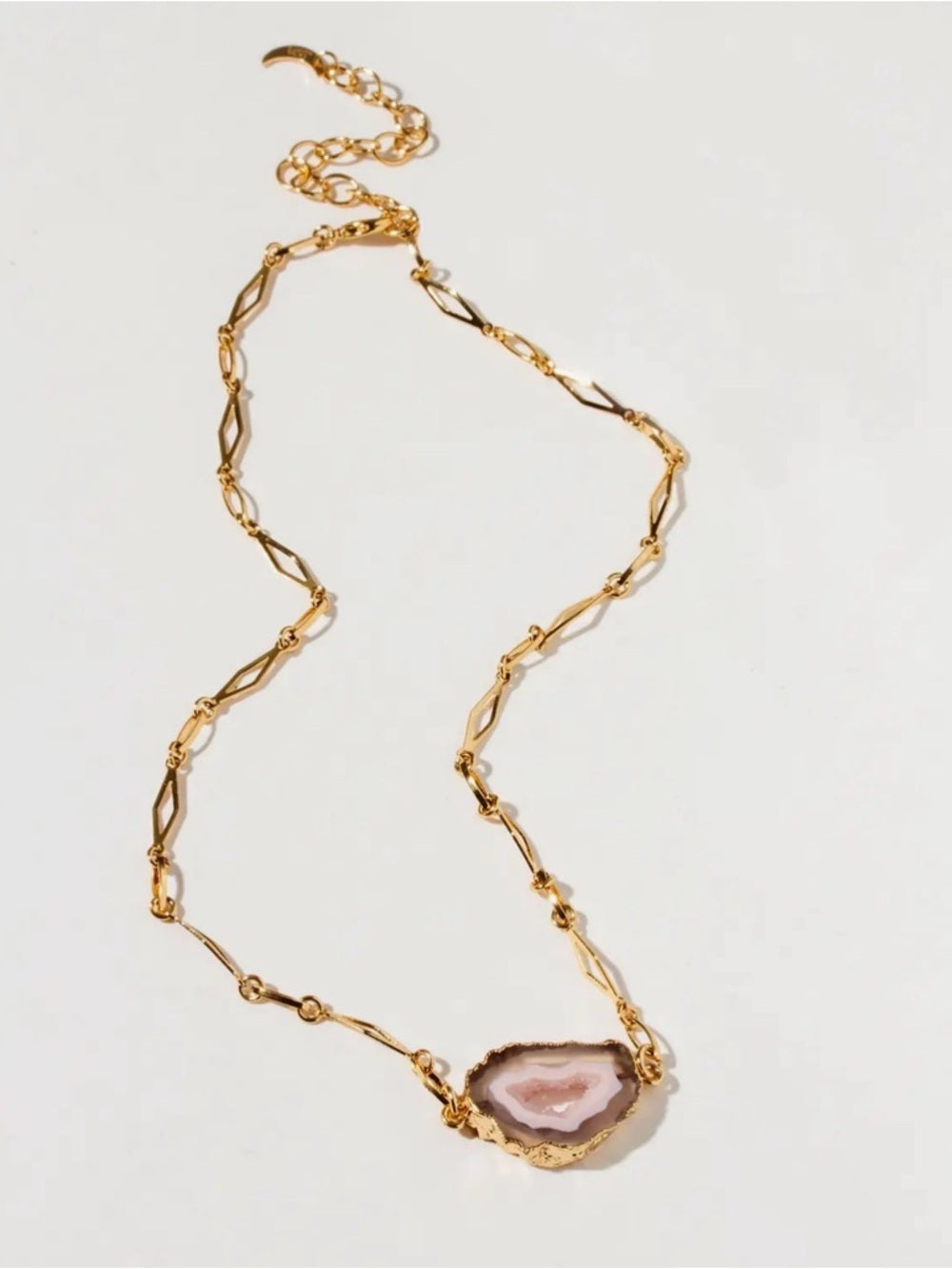 A383, Luna Norte 14K Gold Brass Chain Necklace with Pink Agate Geode Pendant