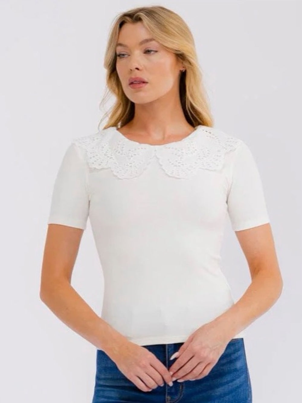 A410. Women's White Eyelet Collar Knit Top